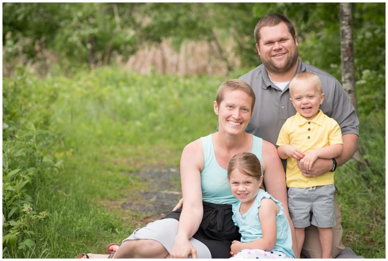 Rice Lake, Wisconsin Spring Family Photo Sessions - esquaredphotography.com