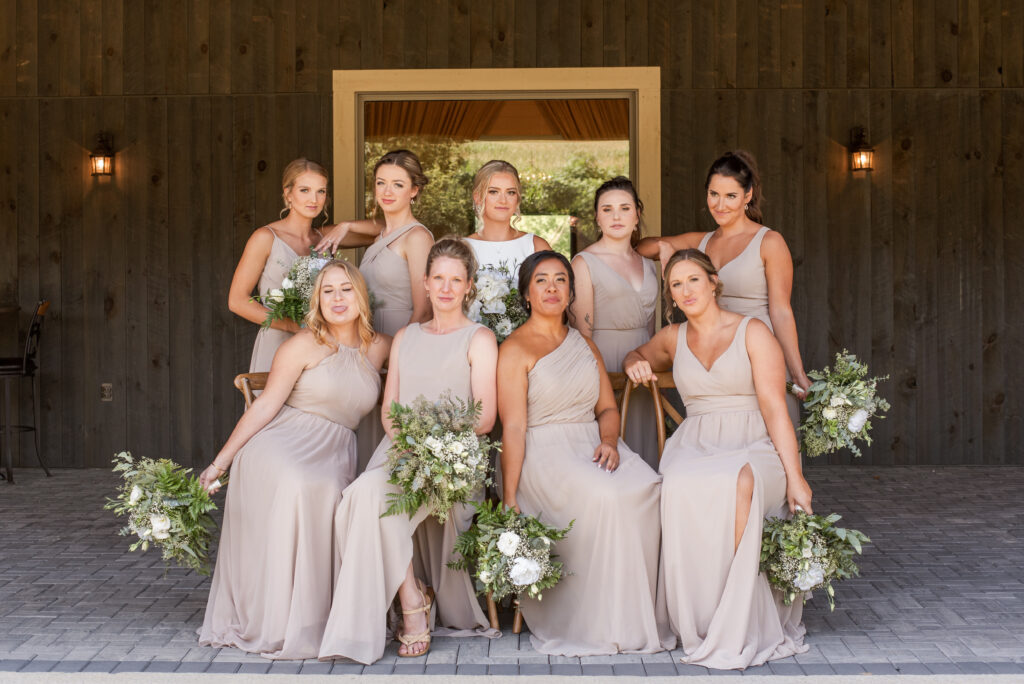 Wedding party group photo with rows close together for sharp focus