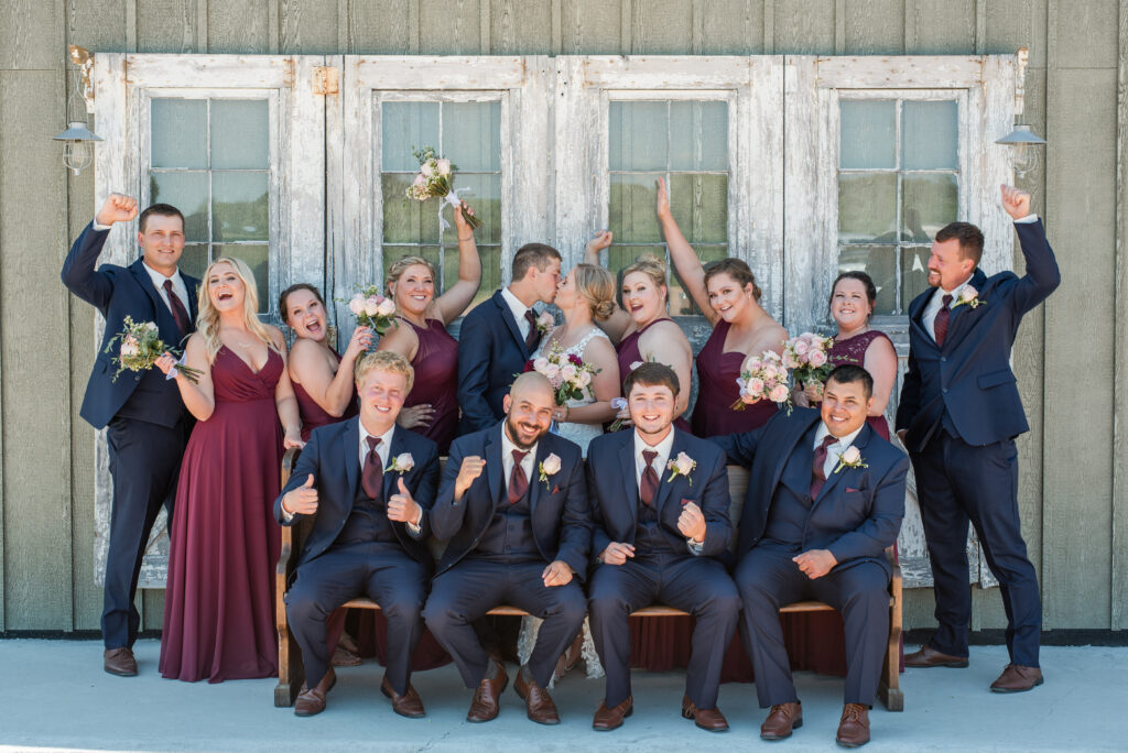 Wedding party group photo with rows close together for sharp focus