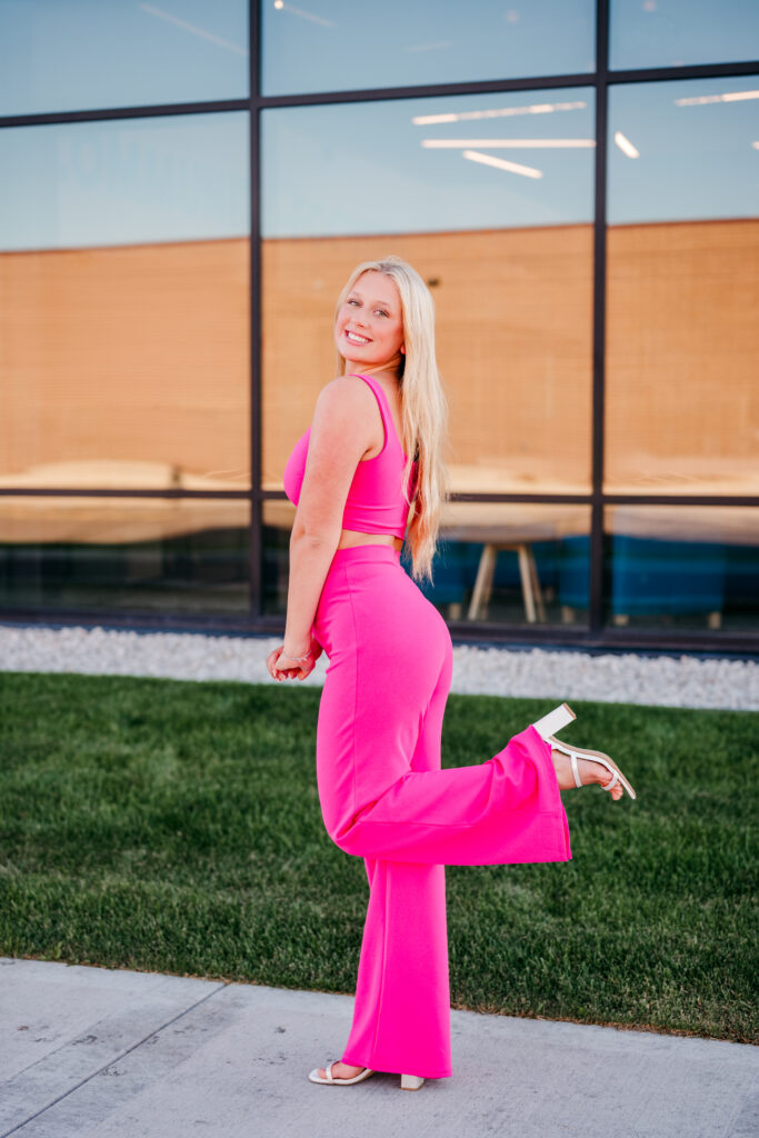 Photographer using open shade for natural light portraits